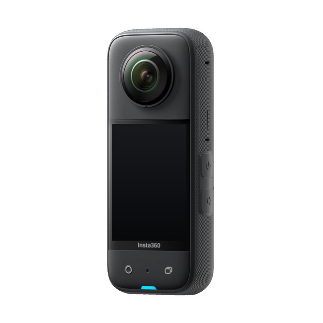نمای سه‌ رخ پشت دوربین Insta360 X3