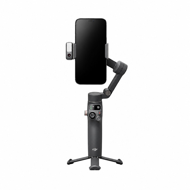 گیمبال DJI Osmo Mobile 7P در حالت عمودی روی سه‌ پایه