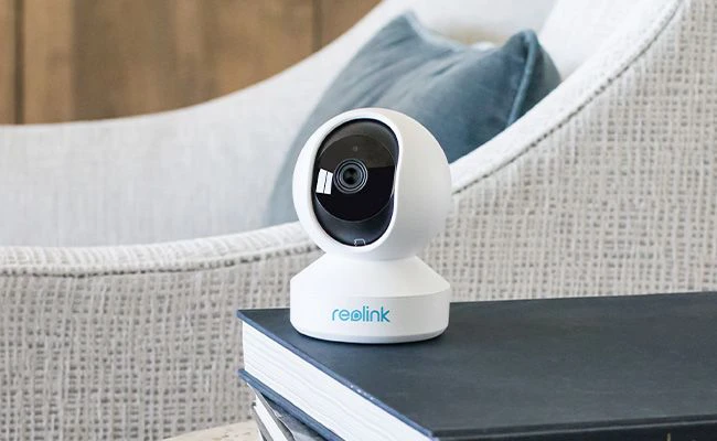 دوربین کنترل کودک و پرستار آشکار